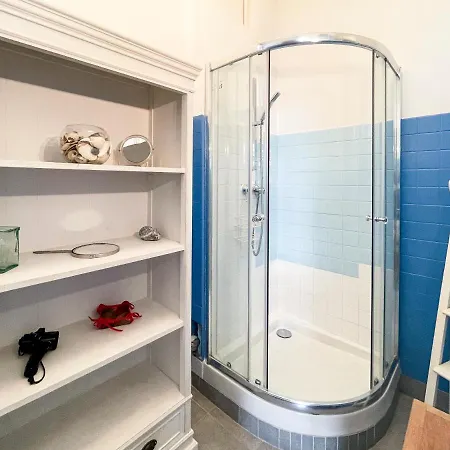 Vecchio Le Comte De *